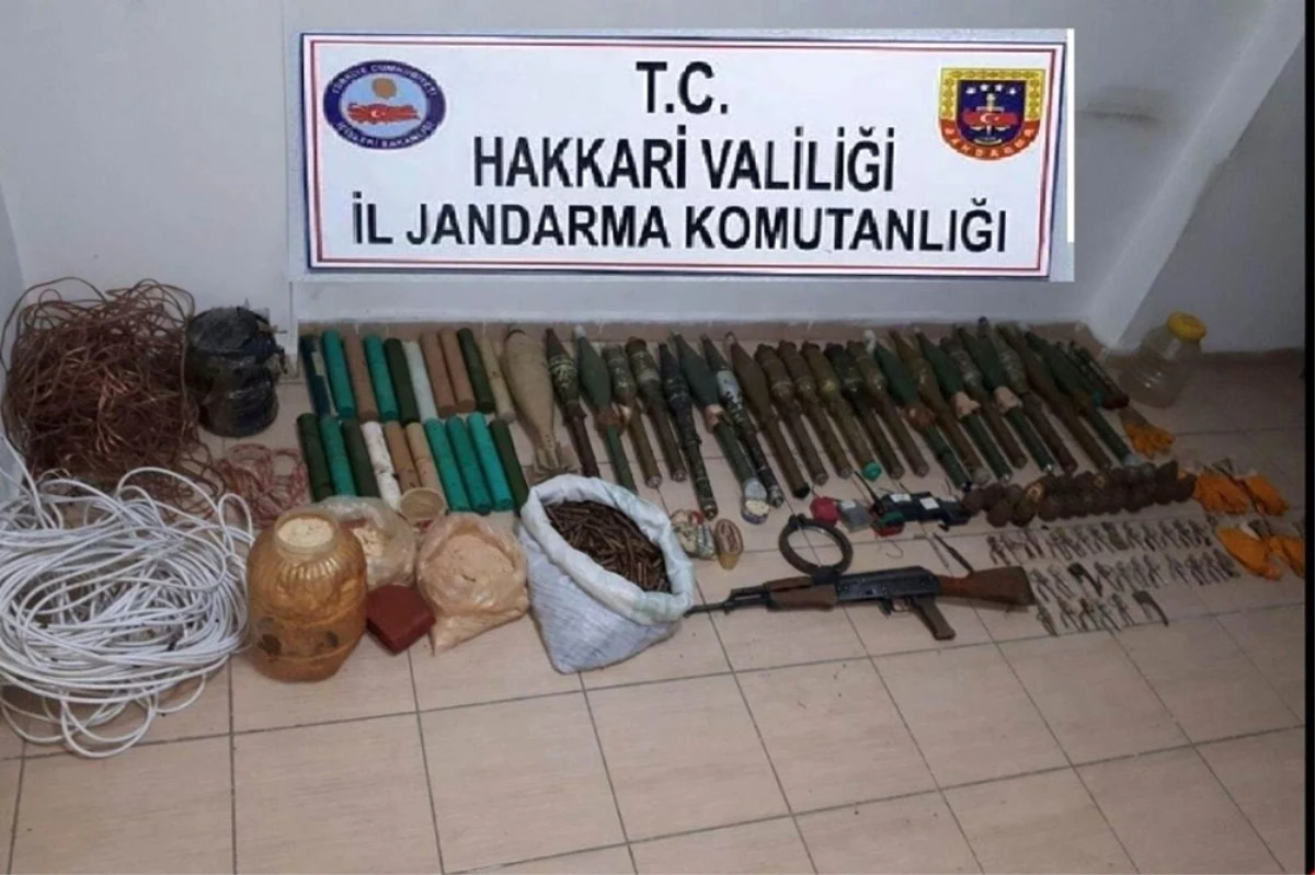 Hakkari\'de PKK Terör Örgütüne Ait Çok Sayıda Patlayıcı Ele Geçirildi