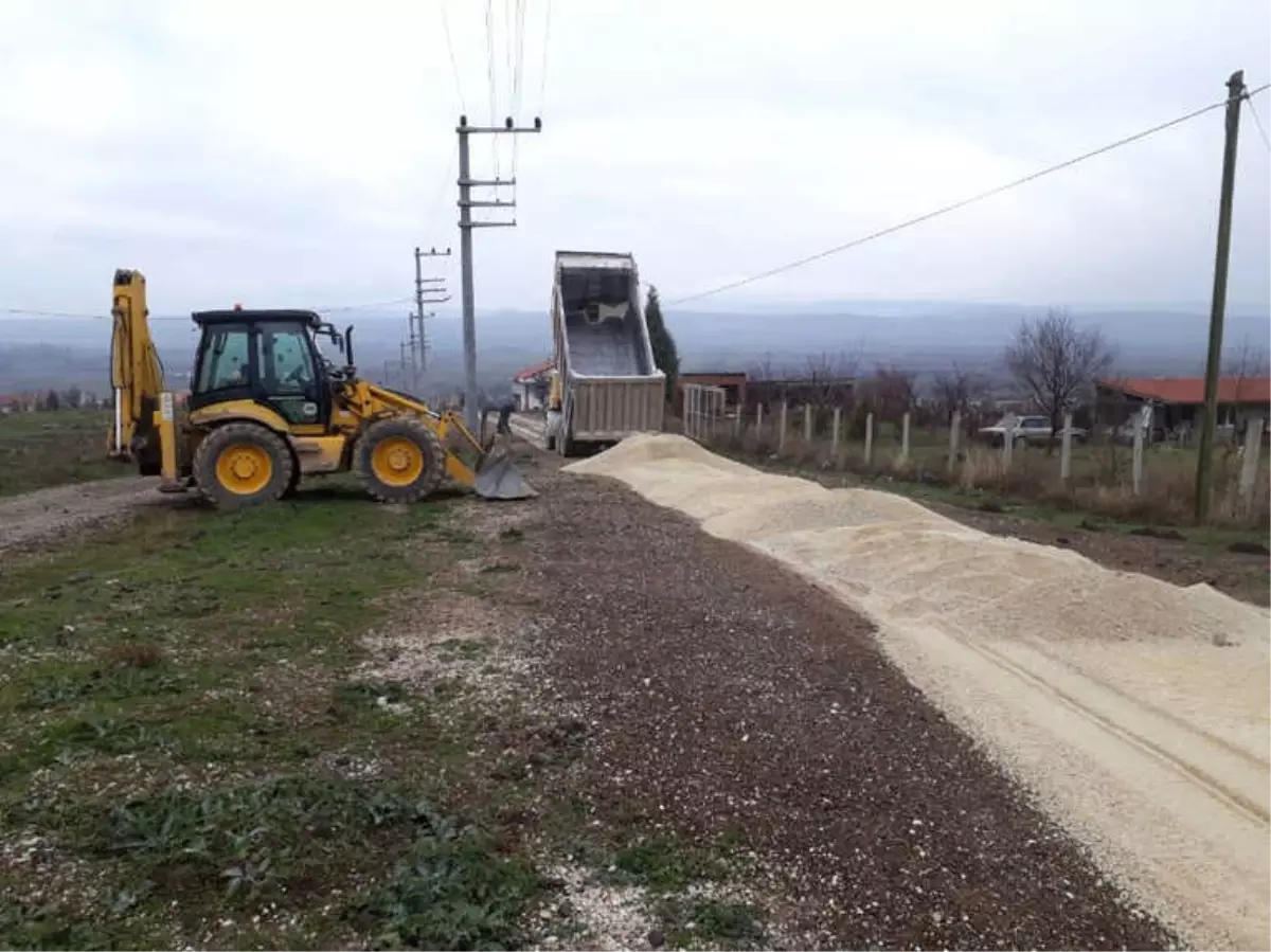 İnönü\'de Yol Çalışmaları Devam Ediyor