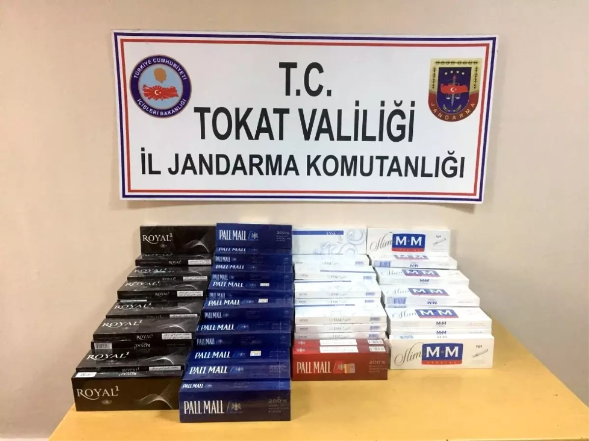 İran Uyruklu 5 Yolcunun Valizinden Bin 613 Paket Kaçak Sigara Çıktı