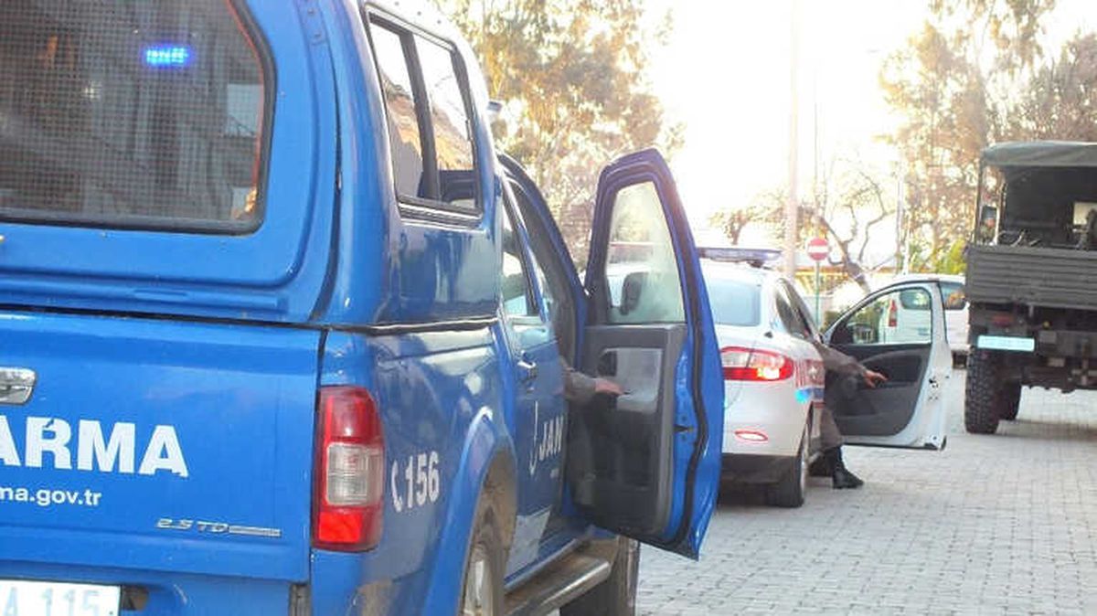 Mersin\'de Uyuşturucu Operasyonu: 20 Gözaltı