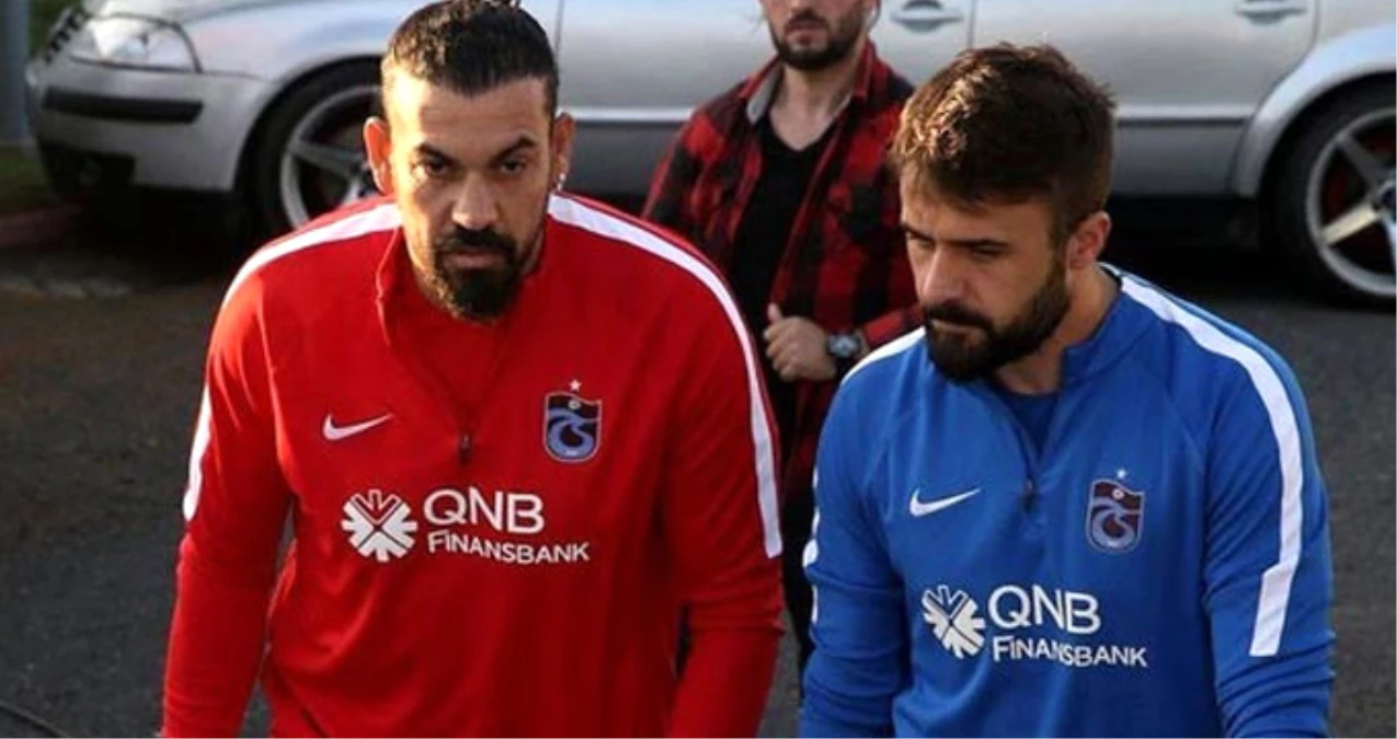 Trabzonspor İdmanında Onur Kıvrak ve Servet Çetin Tartıştı