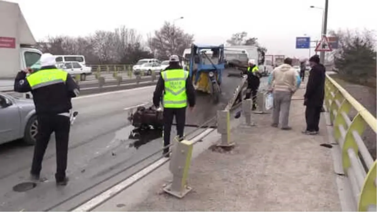 Trafik Kazaları: 1 Ölü, 2 Yaralı