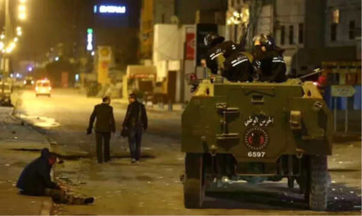 Tunus\'ta Hayat Pahalılığı Protestoları