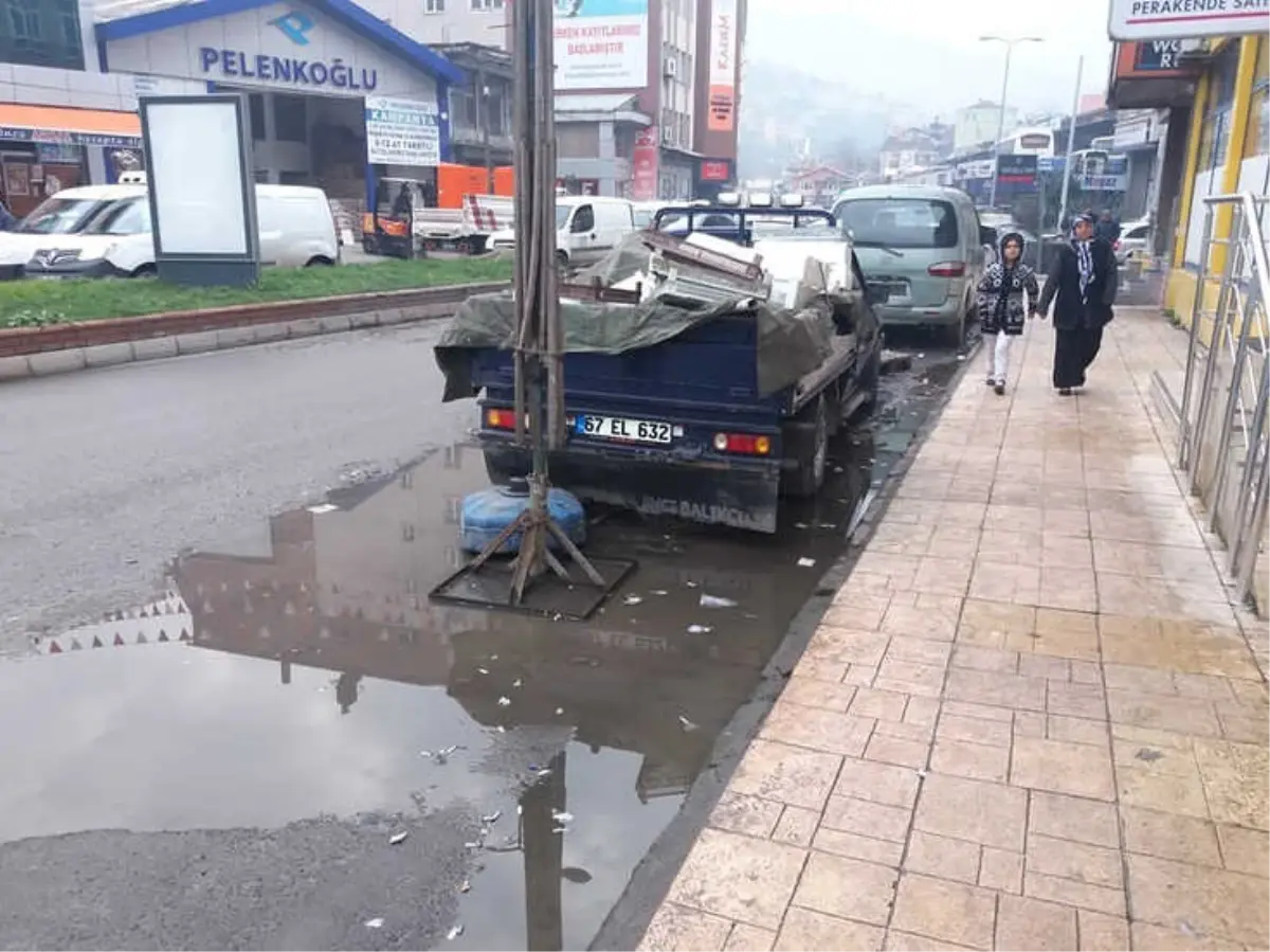 Vatandaşlardan Belediyeye Çamur Tepkisi