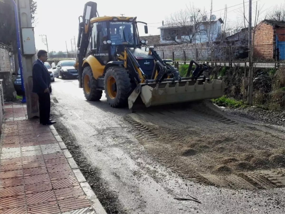 Yunusemre\'den Fevzi Çakmak\'ta Yol Çalışması