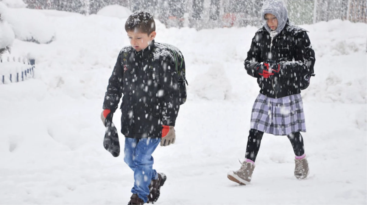 Ardahan\'da Eğitime Kar Engeli! Posof\'ta Okullar Tatil Edildi