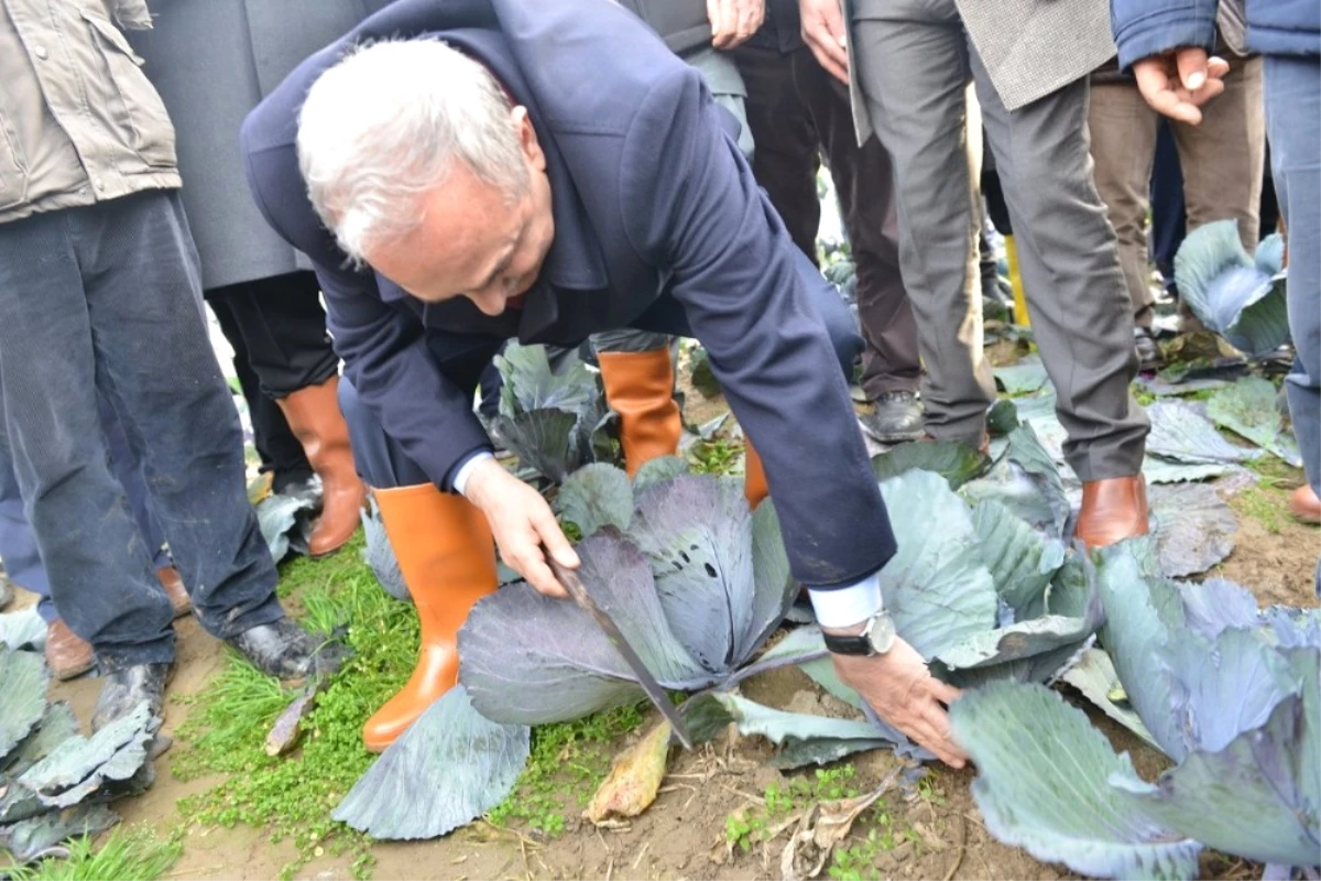 Bakan Fakıbaba: "Üreticiye Hayranım, Siz Olmazsanız Biz Olmayız"