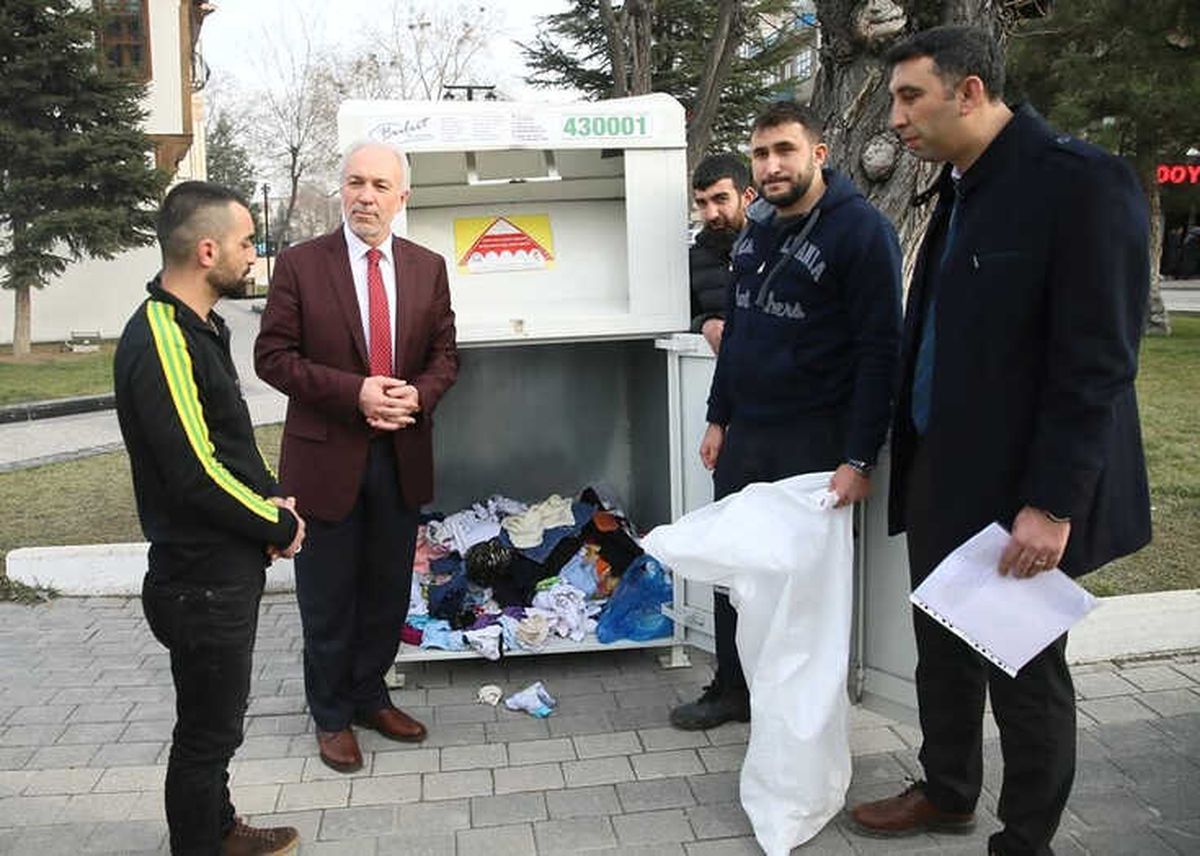 Başkan Kamil Saraçoğlu: Her Ay 25 Tonun Üzerinde Elbise ve Ayakkabı Toplanıyor