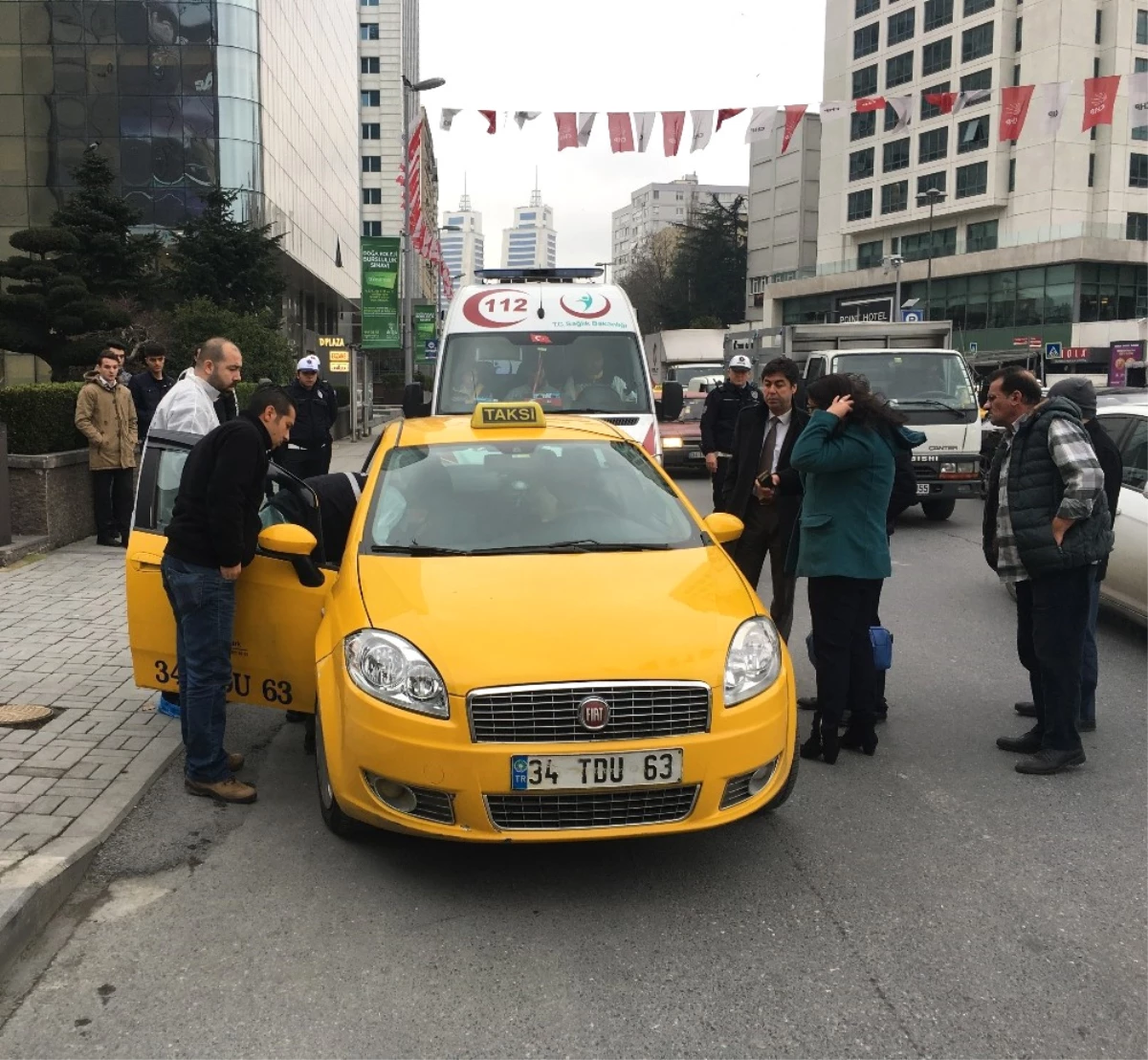 Beşiktaş\'ta Taksi Şoförü Ölü Bulundu