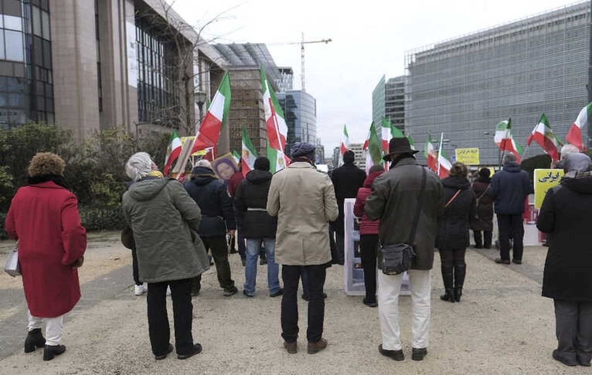 Brüksel\'e Gelecek Olan Zarif\'e Protesto