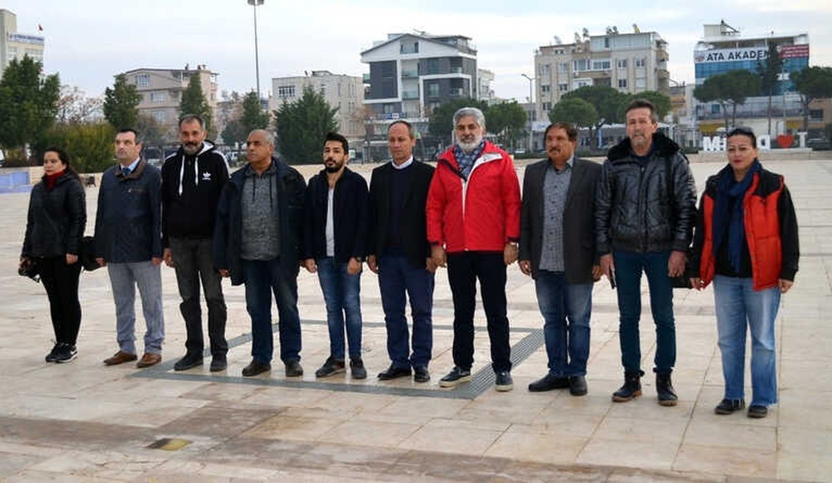 Didim Çalışan Gazeteciler Cemiyeti Üyeleri 10 Ocak\'ı Çelenkle Kutladı