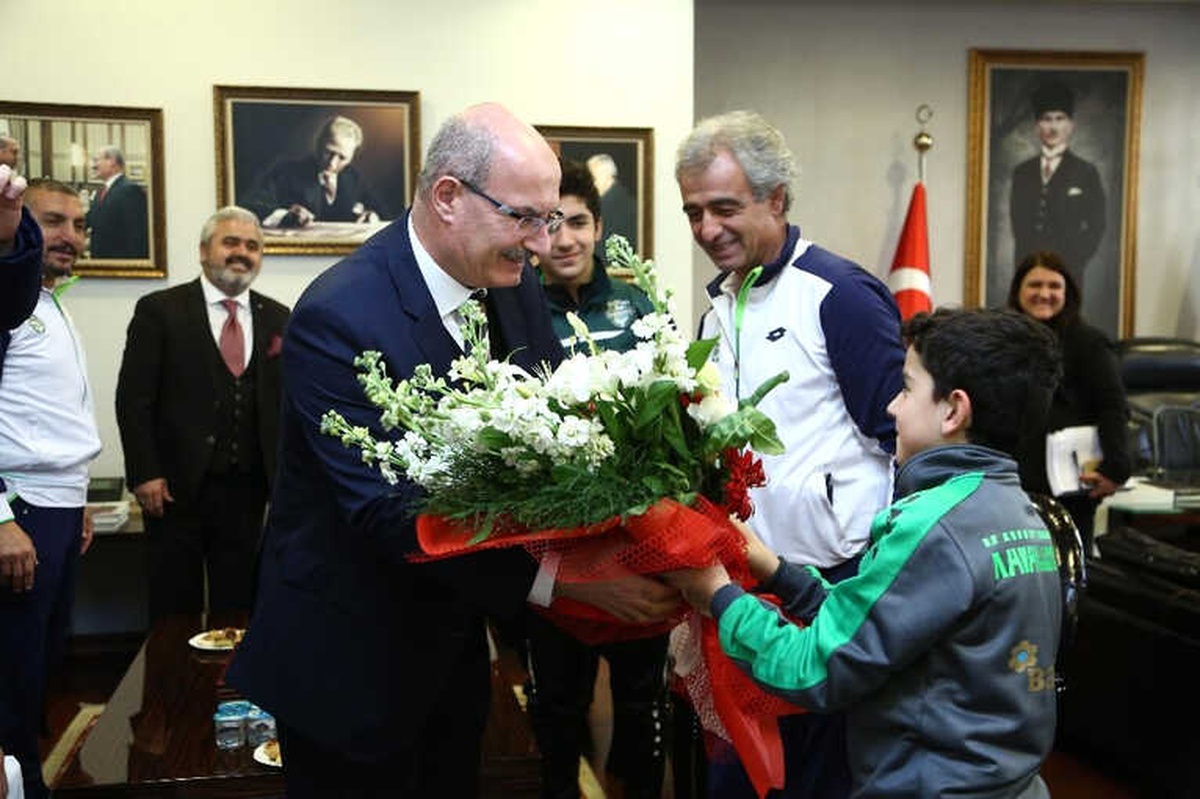 Eski Kulübünden ATO Başkanı\'na Ziyaret