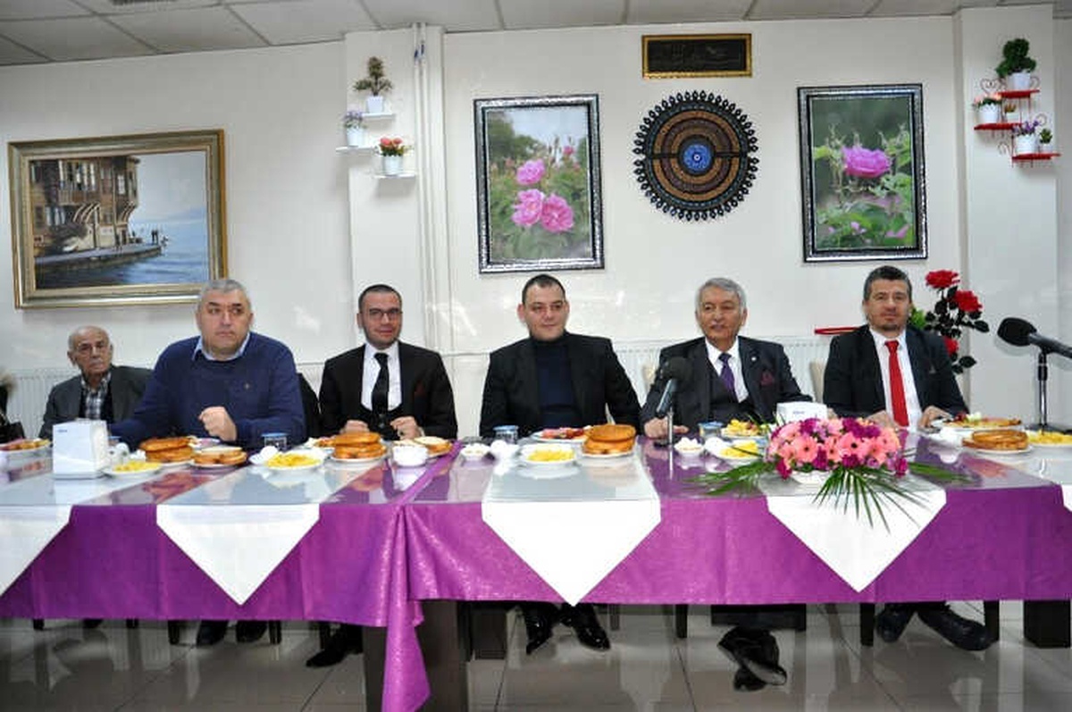 Isparta\'da Gazetecilere \'10 Ocak\' Kahvaltısı