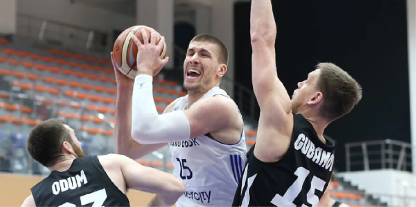 İstanbul Büyükşehir Belediyespor-Nizhny: 82-79