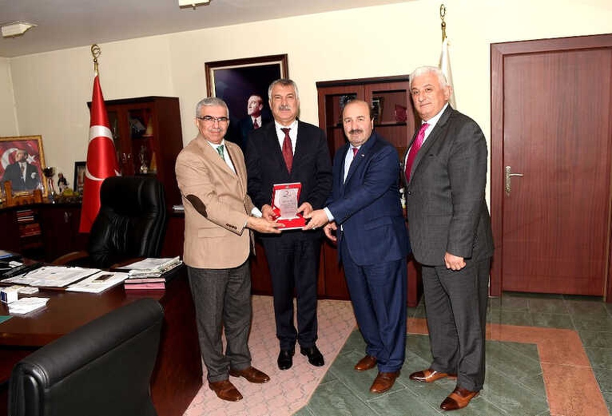 Karalar: "Kızılay\'a Her Zaman Destek Olmak Gerekiyor"