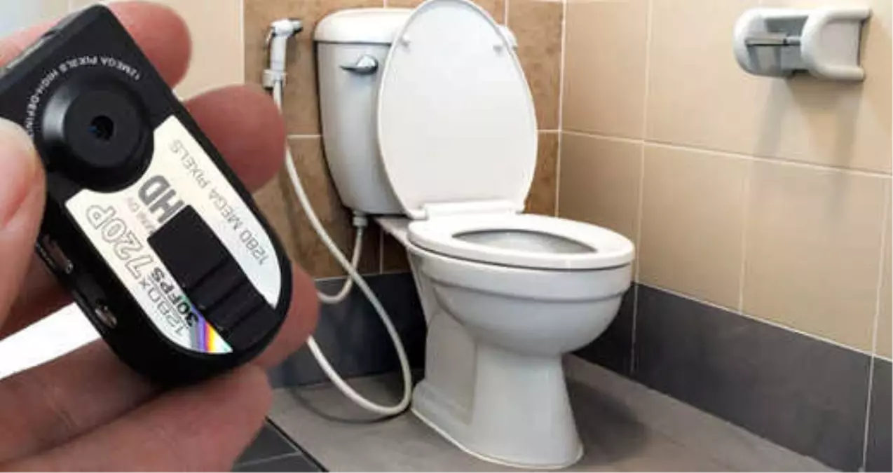 Sakarya\'da Sapık İşletmeci Tuvalete Gizli Kamera Takarak Müşterilerini İzlemiş
