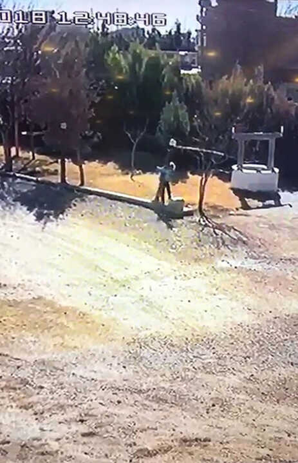 Küçük Kahramanların Arkadaşlarını Kurtarma Anı Güvenlik Kamerasında