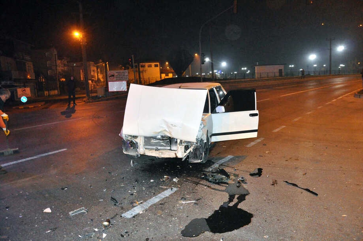 Zonguldak\'ta Trafik Kazası: 2 Yaralı
