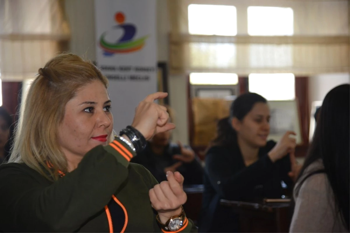 Adana Kent Konseyi\'nden İşaret Dili Eğitimi