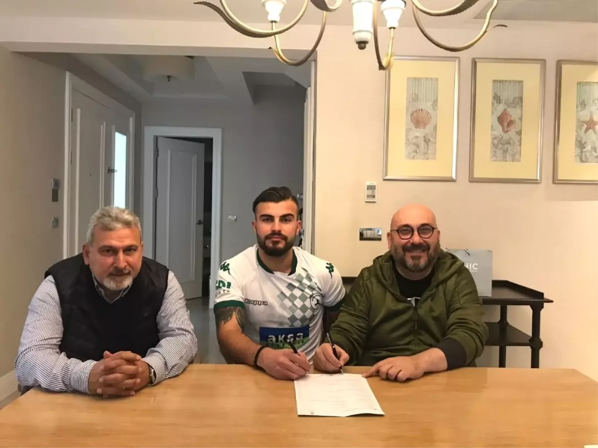 Akın Çorap Giresunspor, Abdulkerim Bardakçı\'yı Transfer Etti