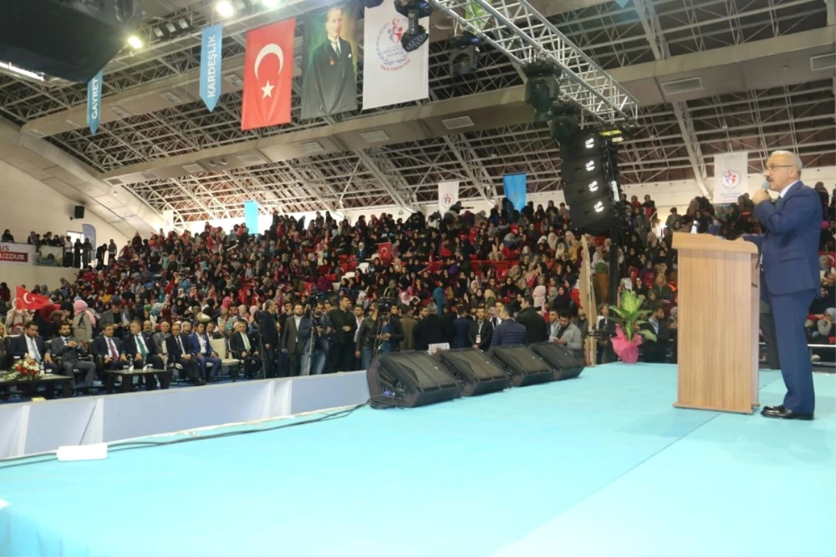 Bakan Elvan: "Türk Gençliği Artık Büyük Düşünüyor"