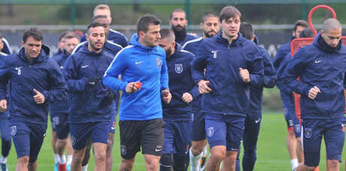 Başakşehir\'de Visca ve Emre Antrenmana Çıkmadı