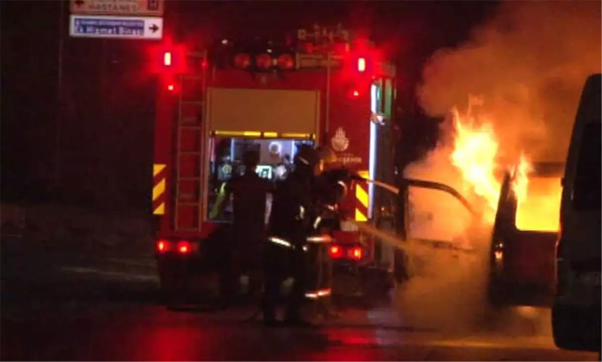 Beyoğlu\'nda Polis Aracı Alev Alev Yandı