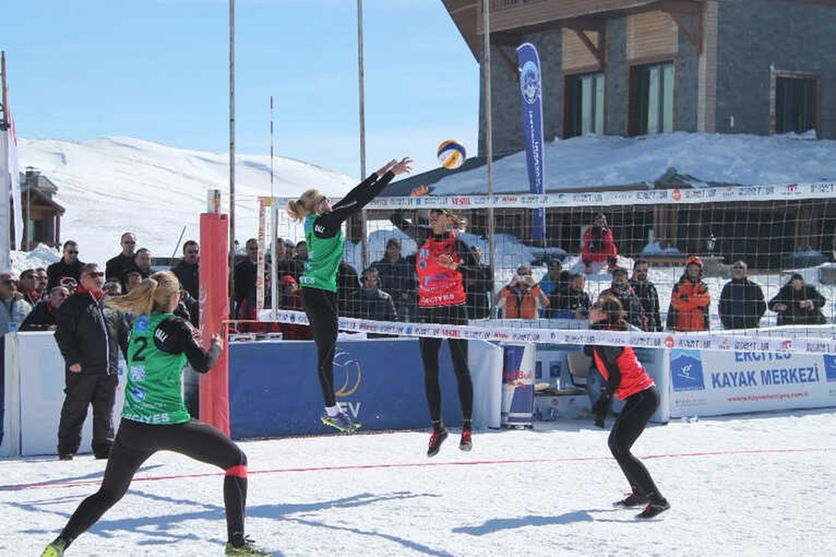 Erciyes Avrupa Kar Voleybolu Kupası Başlıyor