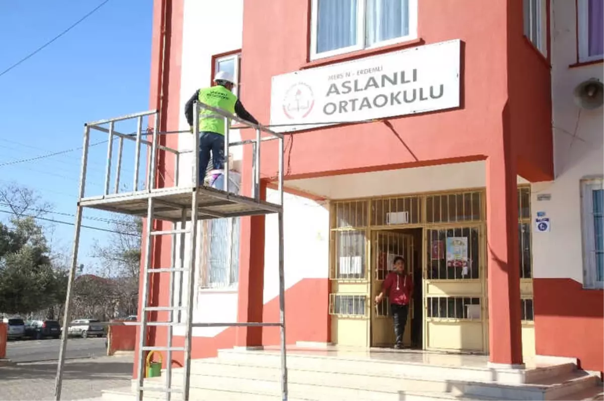 Erdemli Belediyesi Eğitim Kurumlarına Desteği Sürdürüyor