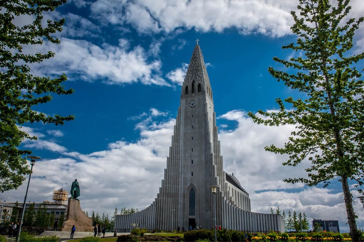 İzlanda\'nın En Yüksek Binası Baş Döndürüyor!
