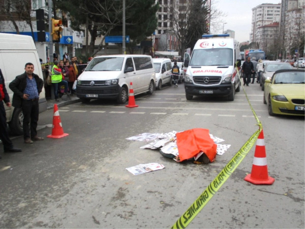 Kadıköy\'de Feci Ölüm! Hafriyat Kamyonunun Çarptığı Kadın Hayatını Kaybetti