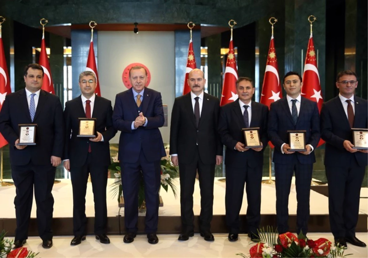 Kaymakam Kayhan\'a Cumhurbaşkanı Erdoğan\'dan "Yılın En İyi Kaymakamı" Ödülü
