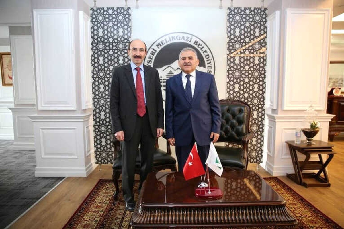 Kocasinan Kaymakamı Kılıç Başkan Büyükkılıç\'ı Ziyaret Etti