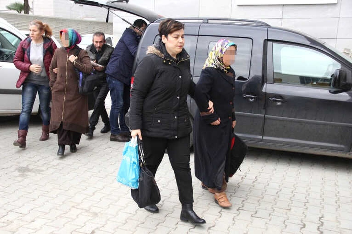 Samsun\'da 25 Öğretmen Fetö\'den Gözaltına Alındı