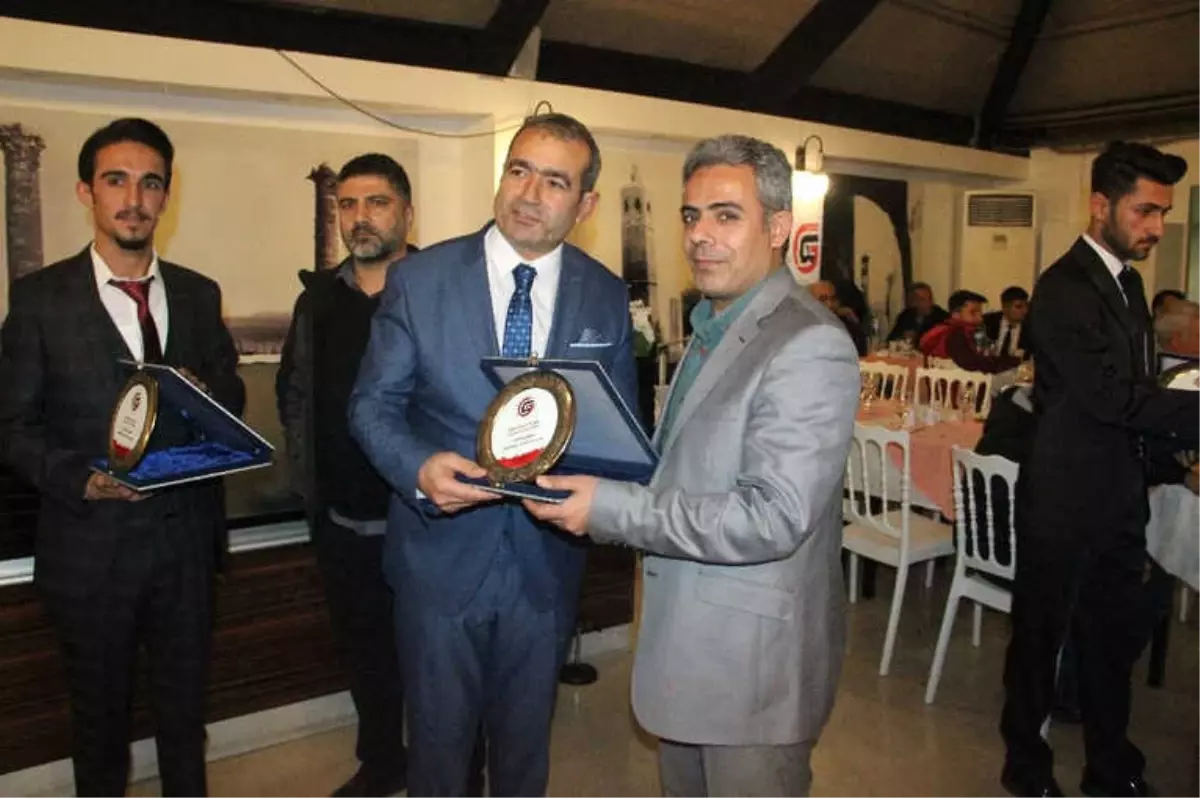 Şanlıurfa\'da İhlas Haber Ajansına Plaket