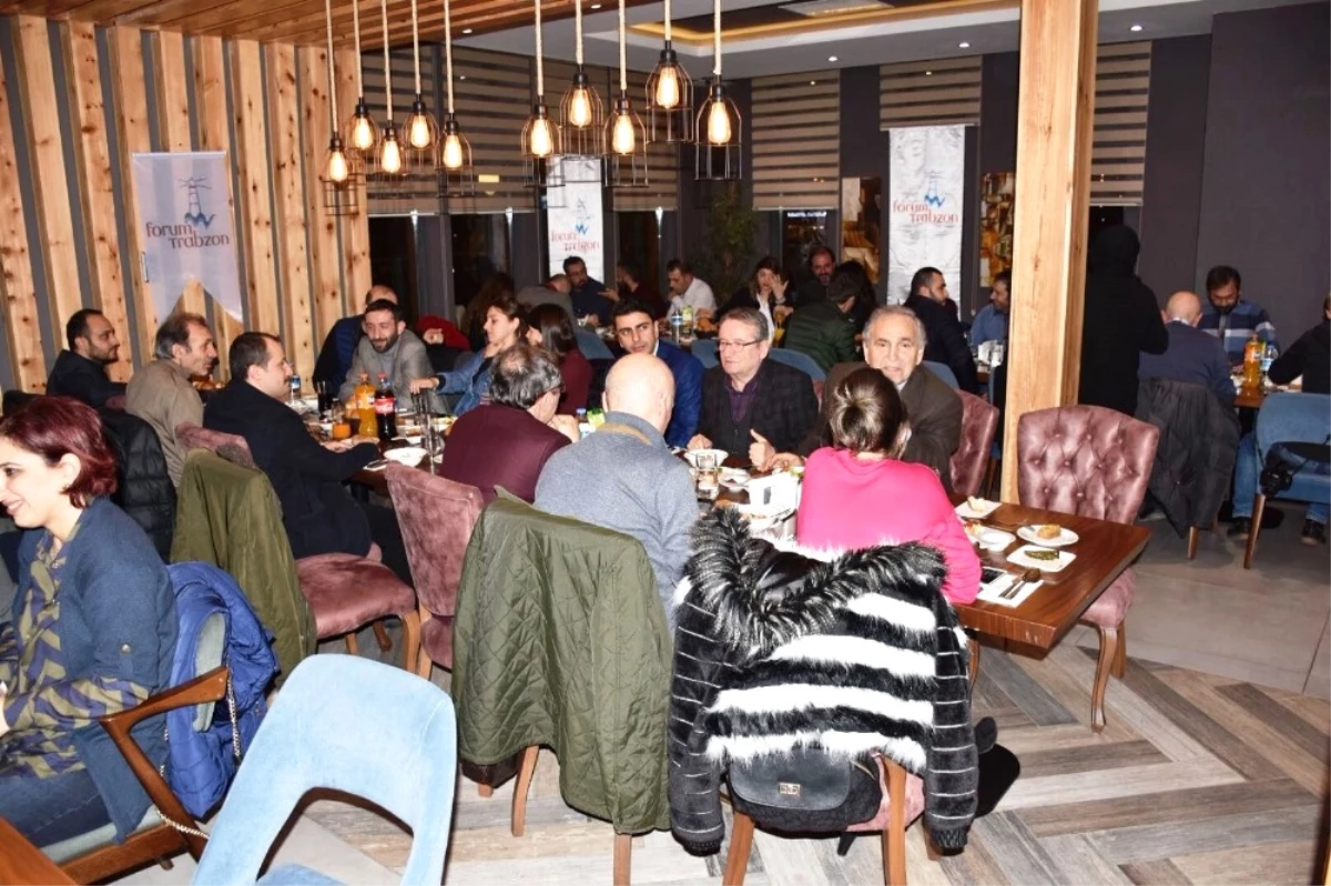 Trabzon Forum\'dan, Gazetecilere Anlamlı Hediye