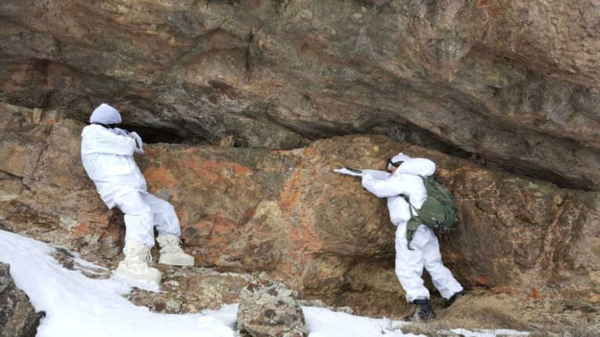 Van\'da Teröristlerin Kullandığı Barınaklar Kullanılamaz Hale Getirildi