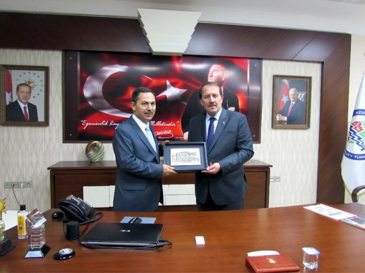 AK Parti Genel Başkan Yardımcısı Karacan, Uysal\'ı Ziyaret Etti