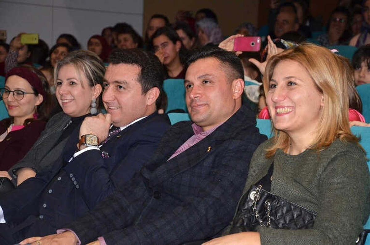 Anaokulu Öğrencileri Masallar Diyarında
