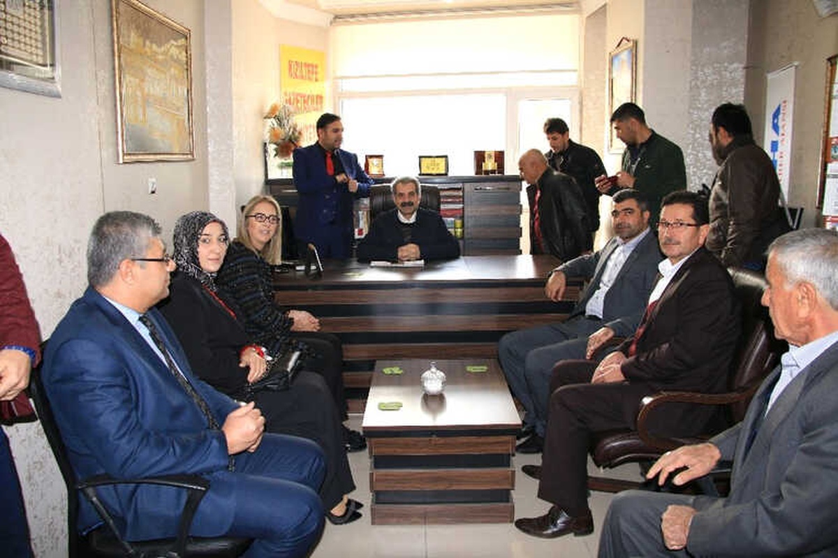 Bölünmez, Gazetecilerle Bir Araya Geldi