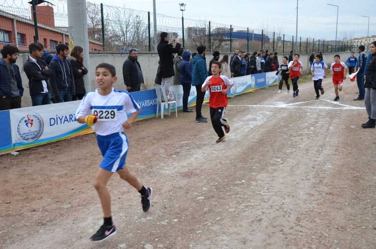 Diyarbakır\'da Atletizm Müsabakaları Sona Erdi