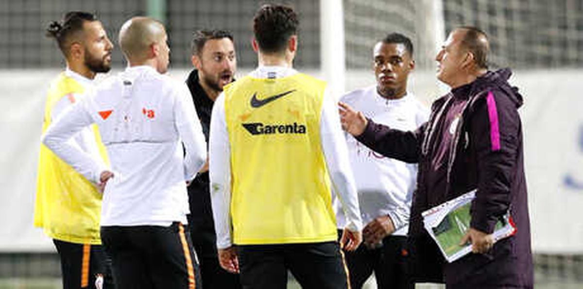 Galatasaray\'da 2 Eksik!