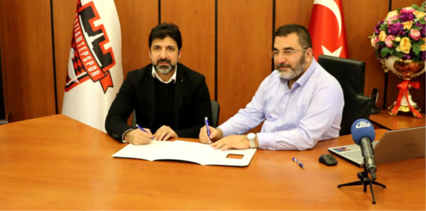 Gaziantepspor, Oktay Derelioğlu ile Sözleşme İmzaladı