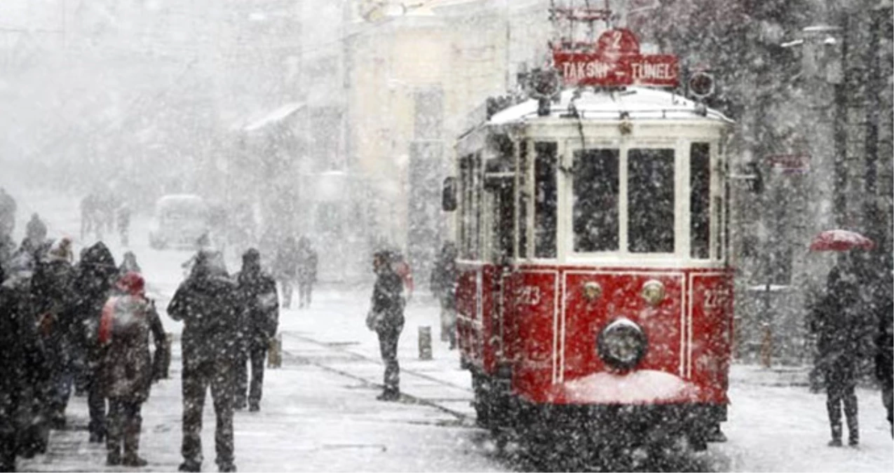 İstanbul\'da Pazar Günü Beklenen Lapa Lapa Kar Yağışı, Başka Tarihe Kaldı