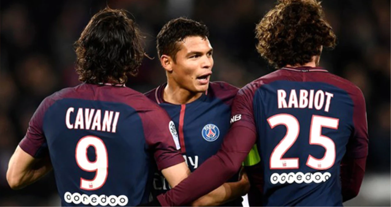 PSG Kaptanı Thiago Silva, Kampa Geç Katılan Cavani\'ye Ateş Püskürdü