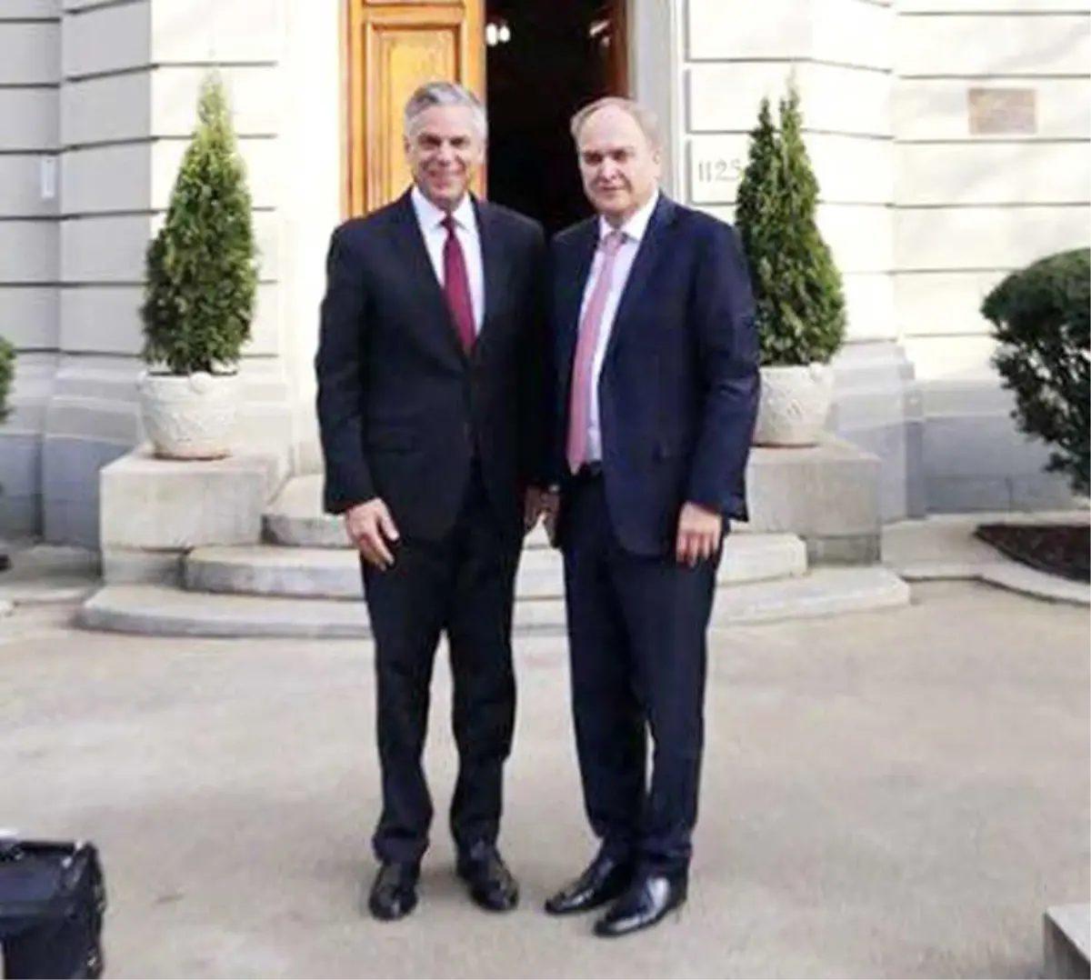 Rusya ve ABD Büyükelçileri İlk Kez Bir Araya Geldi