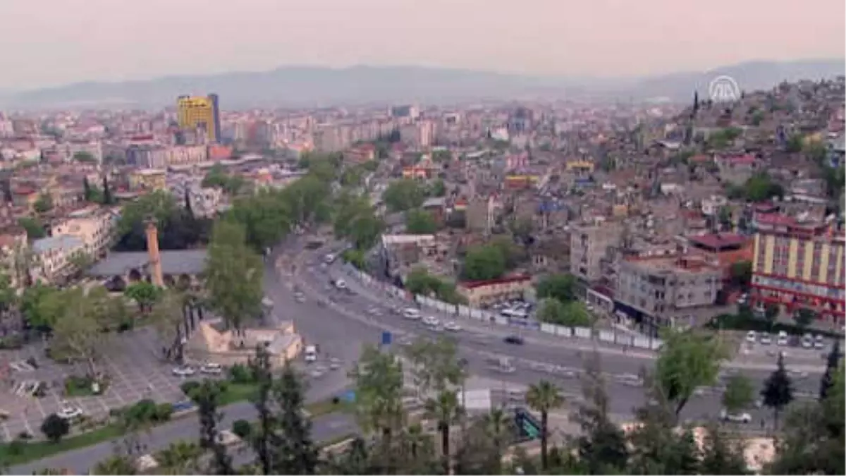 Sarayların "Sim Sırması" Cazibesini Yitirmiyor