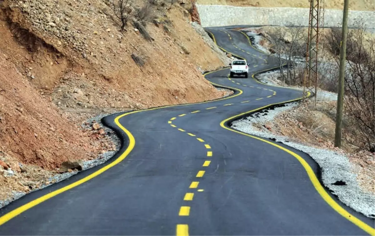 Van Büyükşehir Belediyesinden Yol Açılışı