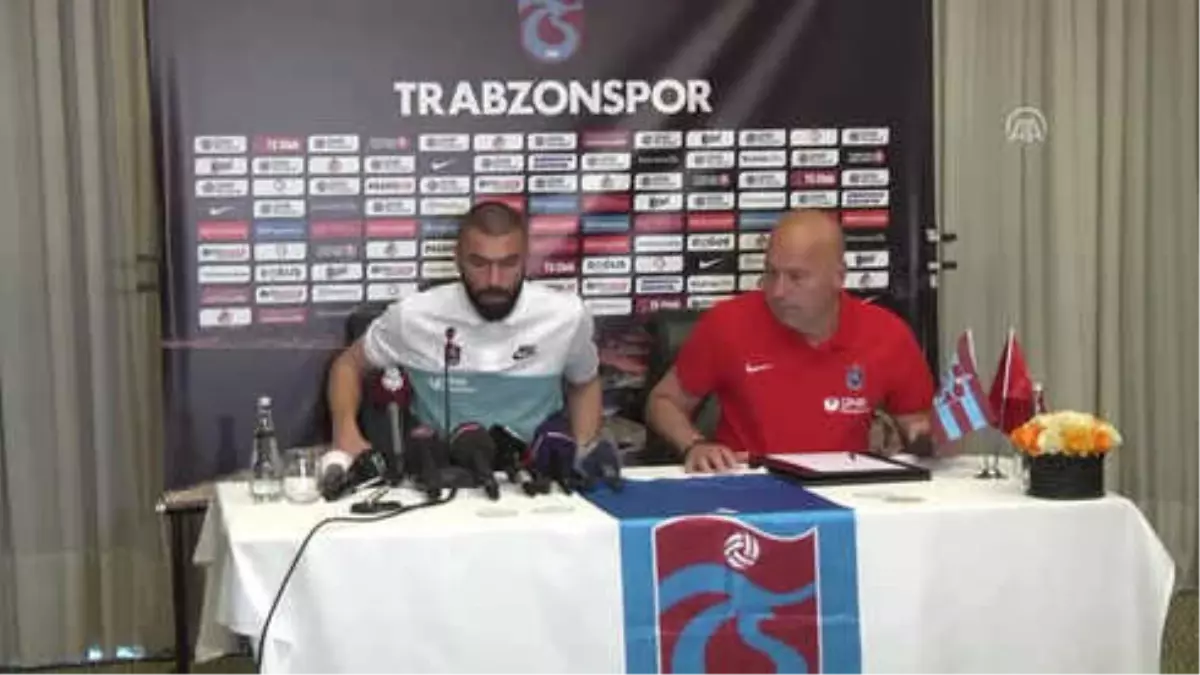 Burak Yılmaz: "Çok Ciddi Transfer Teklifleri Aldım"