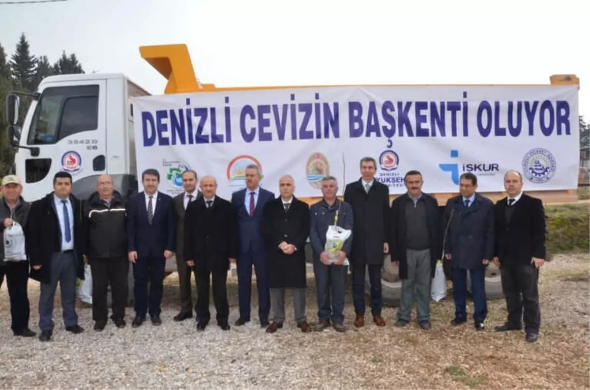 Denizli\'de 20 Bin Adet Ceviz Fidanı Dağıtıldı